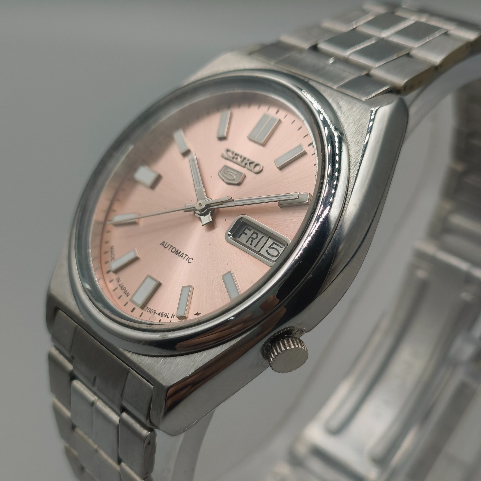 Vintage Seiko 5 Automatic 7009 Mens Watch Light Orange Dial 37 mm Day Date Japan