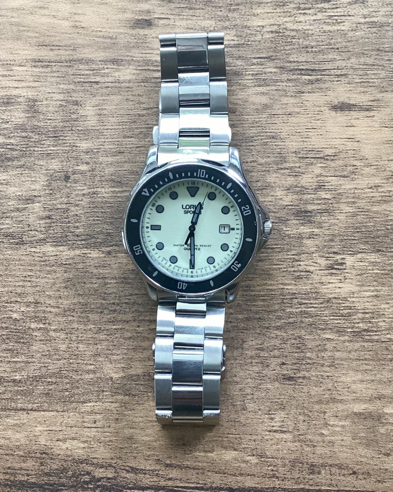 Lorus Sports Watch Men Silver Stainless St WR Batt Day Date Quartz Diver