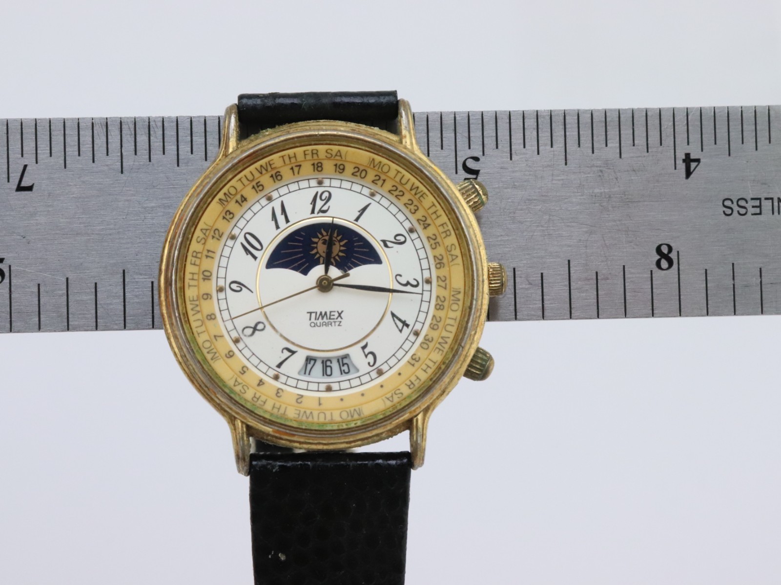Timex Quartz Calendar Dial Day Date Watch Moon Phase NOT WORKING SEE DESCRIPTION