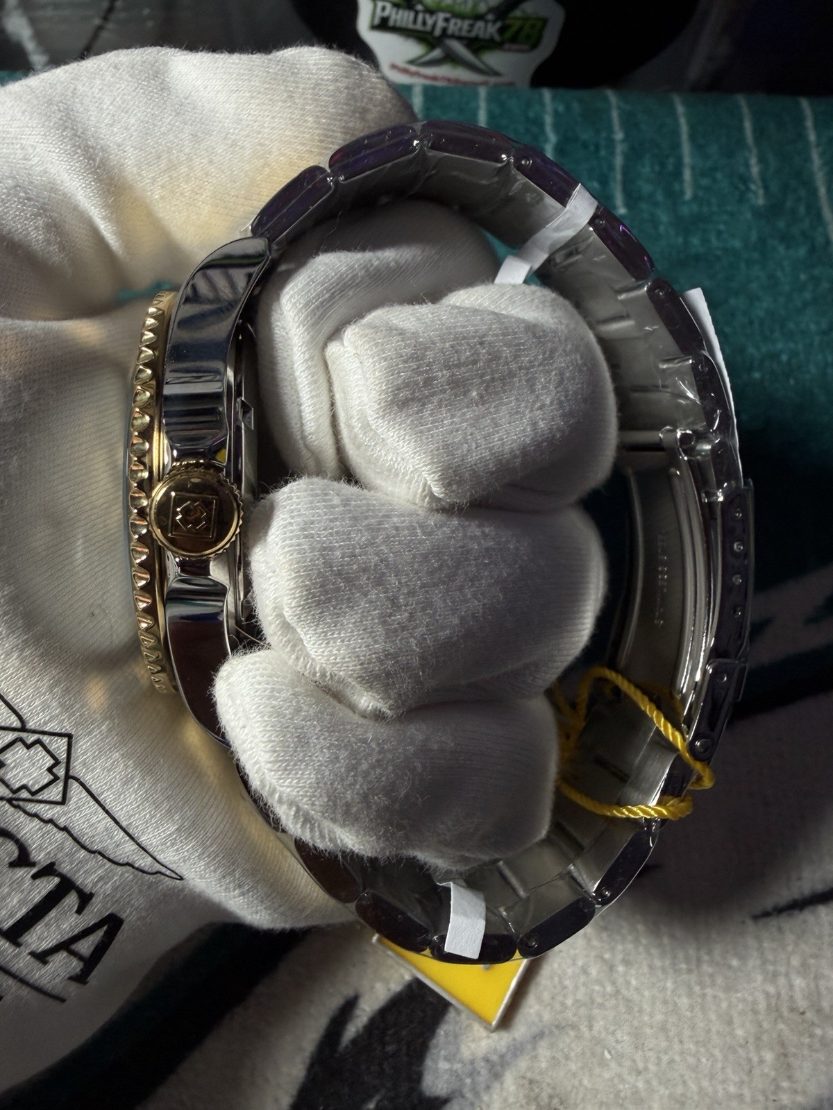 Invicta Pro Diver Men’s Swiss 2-Tone SS Bracelet Gray Black Dial Date! classic