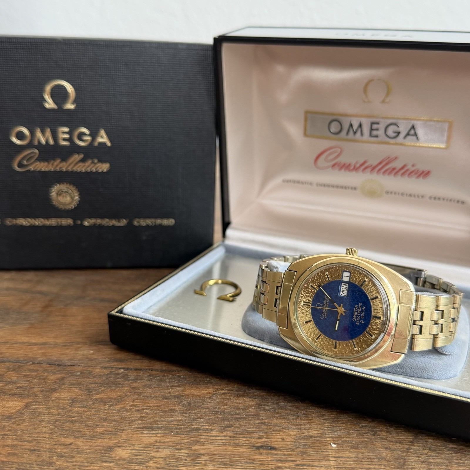 Omega Constellation Electronic F300Hz 198.0034 Blue Dial Watch W/ Bracelet & Box