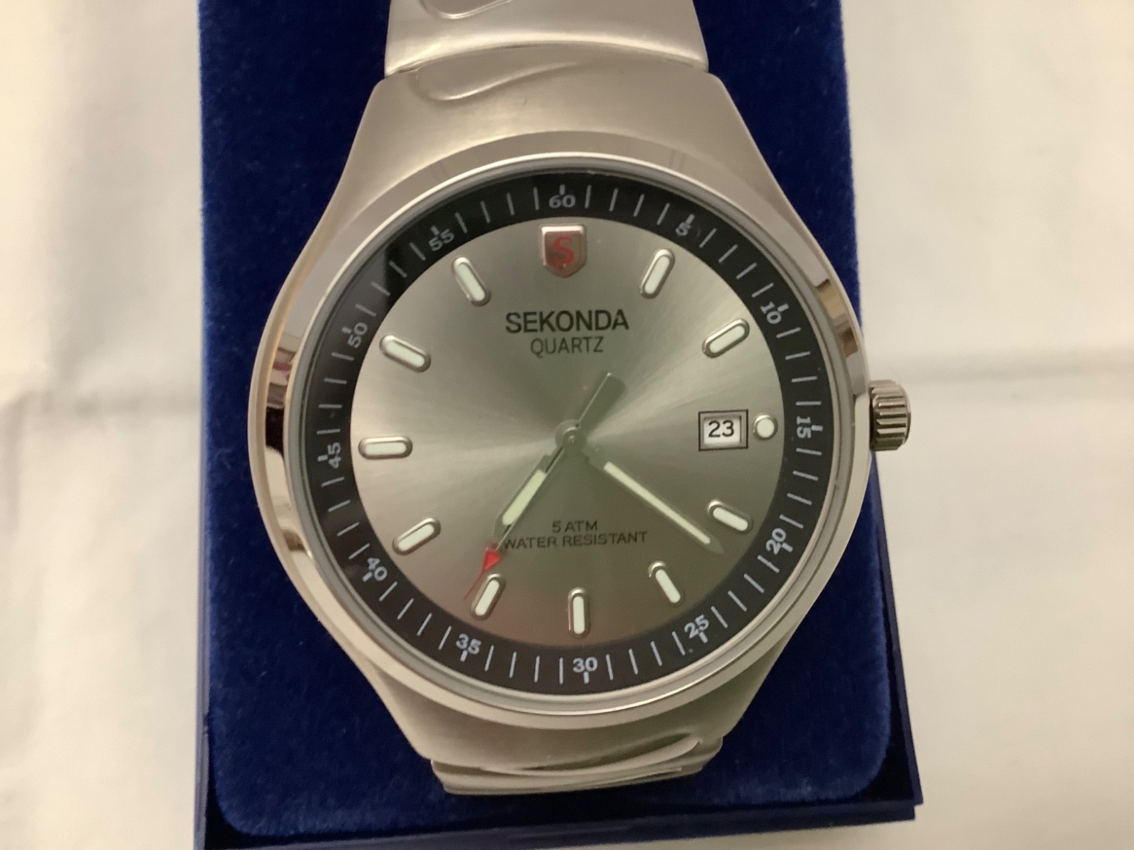 Mens New Sekonda Silver Dial 18cm Stainless Steel Strap. 5ATM water resistant