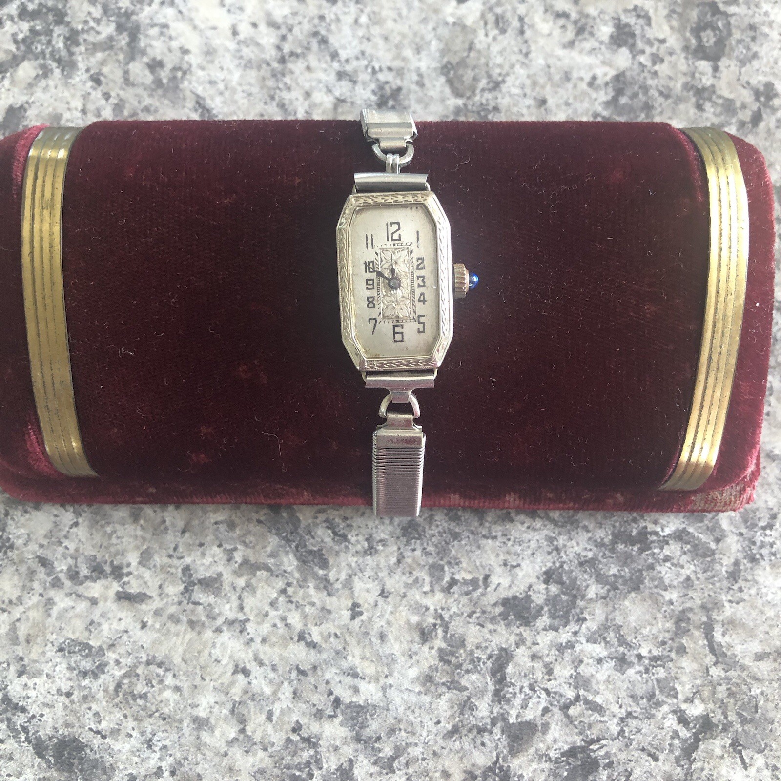 RARE AND RUNNING BILL & CO. SWISS PRE 1920’S 14K – 16 JEWELS ELEGANT WRISTWATCH