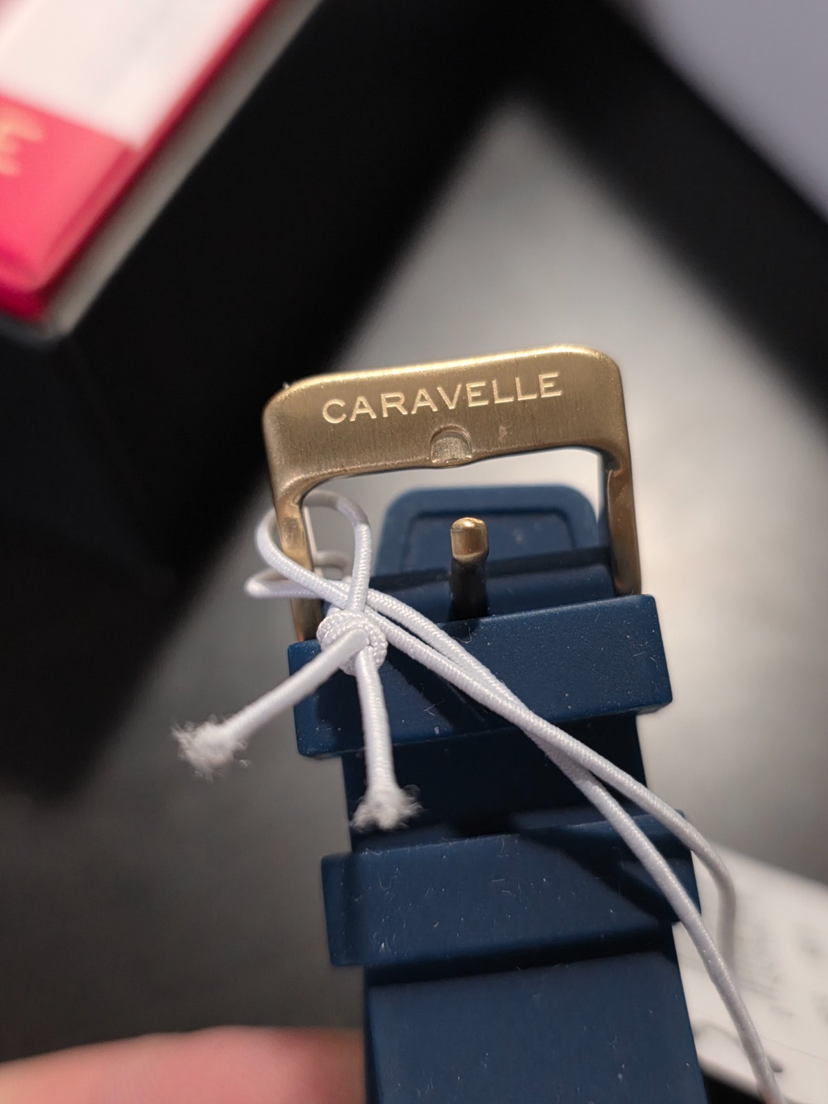 Vintage Caravelle Sea Hunter Dive Watch 44B129 Gold Blue Rubber Strap 2026 NEW