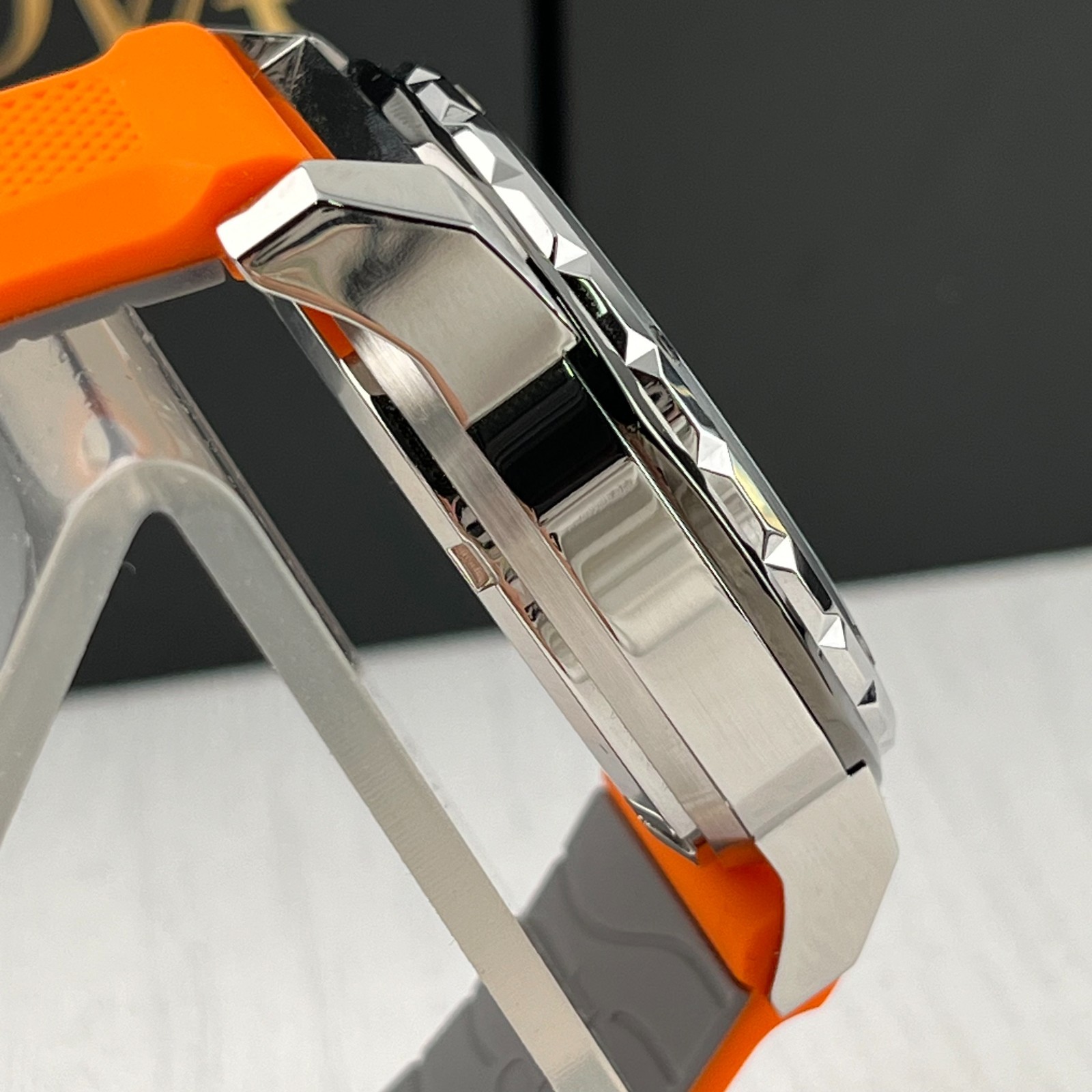 Bulova Marine Star 45mm Whit Dial Silver Case Orange/Grey Silicone Strap 98A226