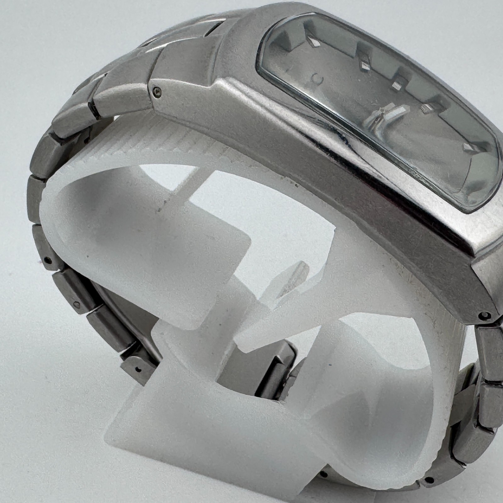 Relic Quartz Watch Men 30mm Silver Steel Barrel Cuff Date Analog New Batter 6.5″