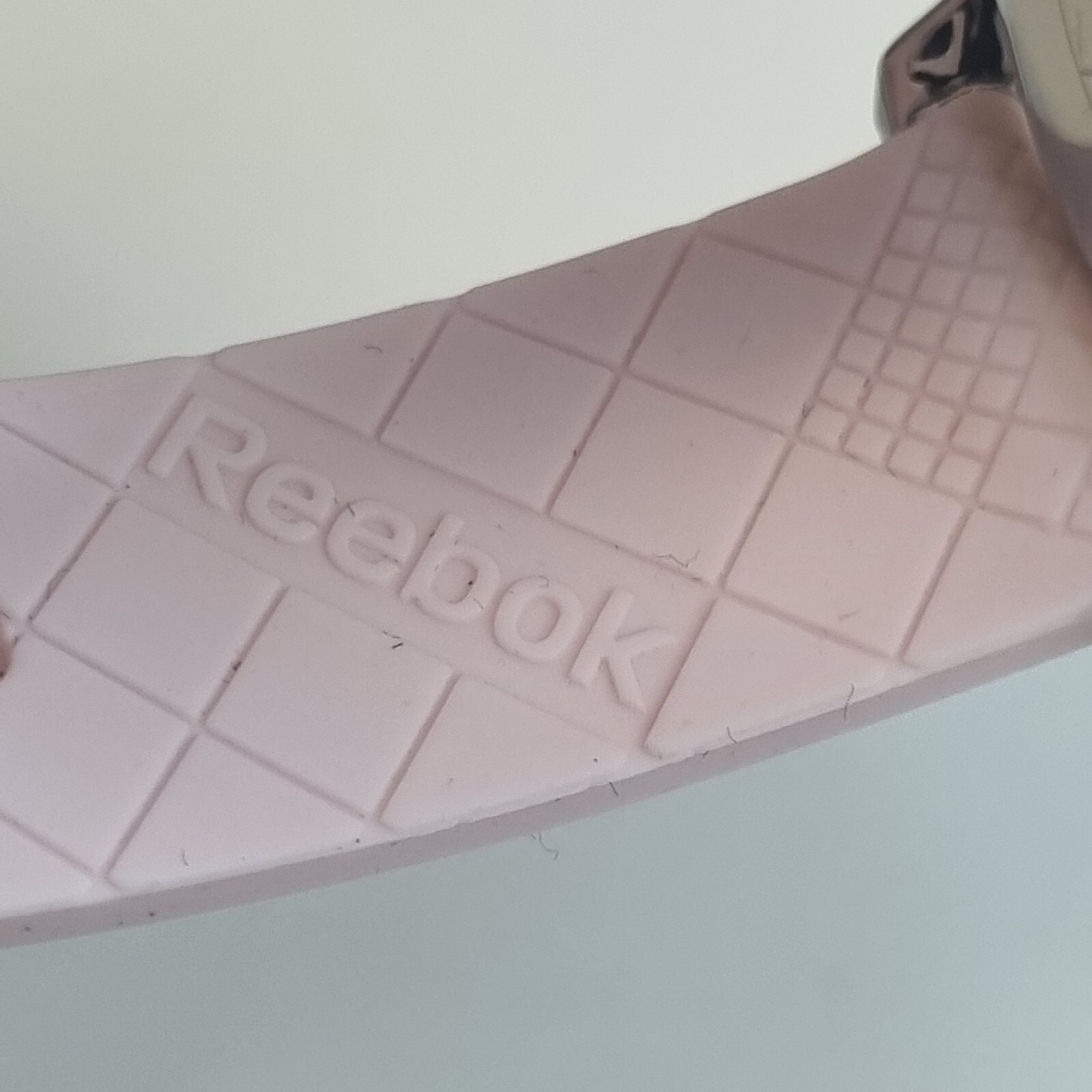 Reebok Kaleido Silver & Pink Women’s Wrist Watch RF-KAL-L2-S1IQ-1Q New Old Stock