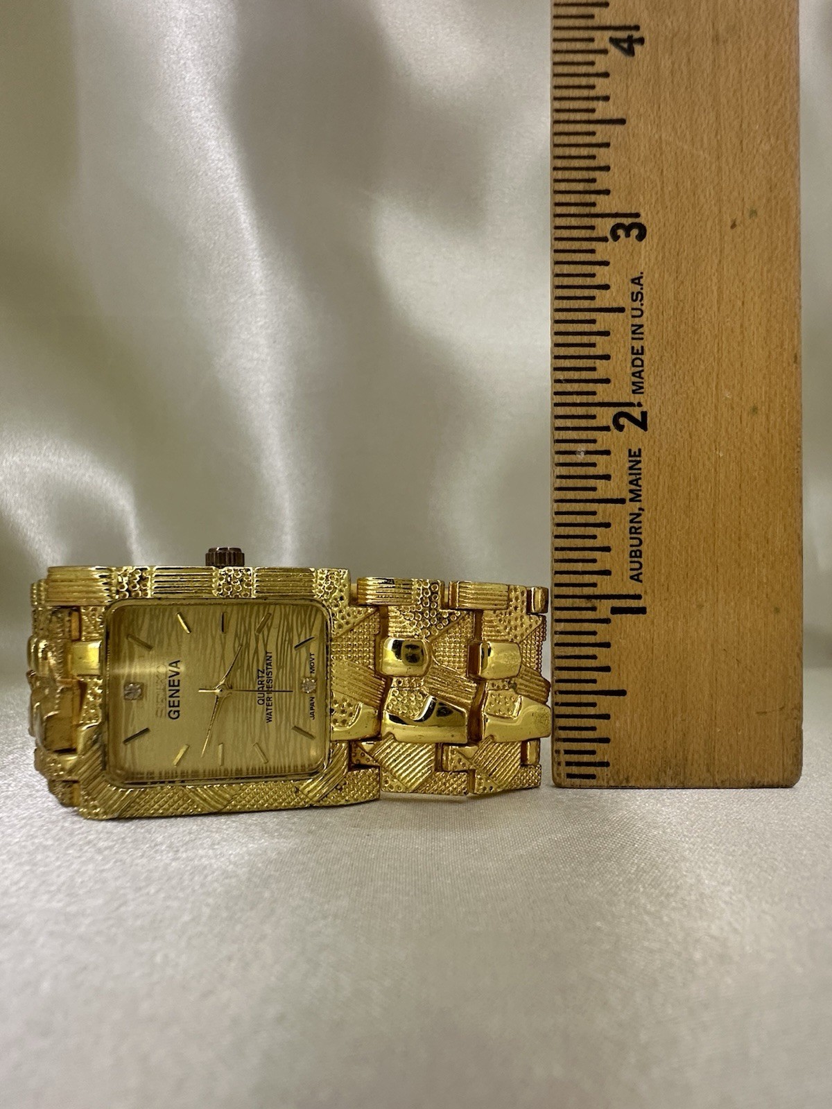 Seiko Geneva Vintage Quartz Rectangle Gold Dial Water-Resistant watch