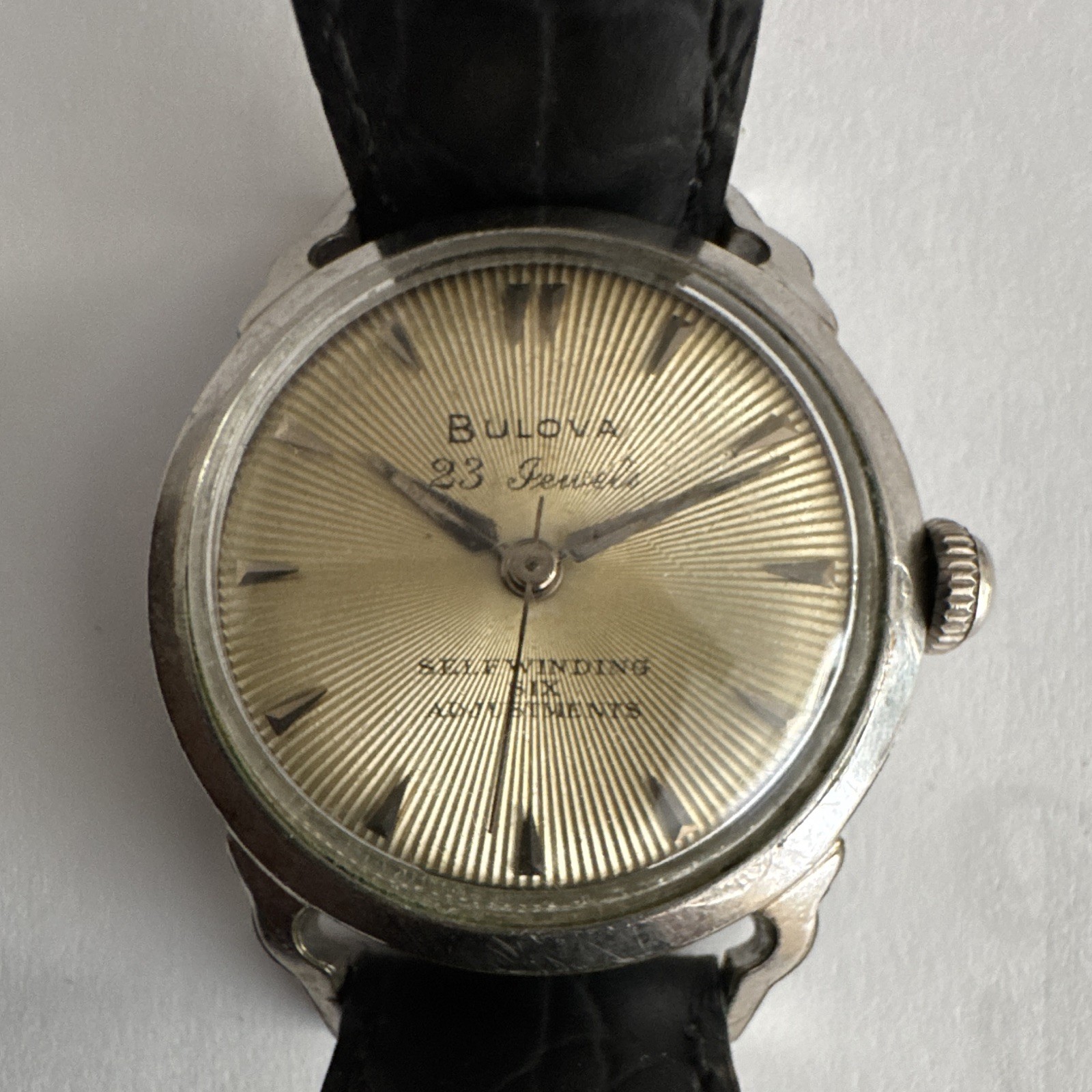 Bulova Selfwinding Automatic Vintage 23J 35mm Gold Dial Black Leather