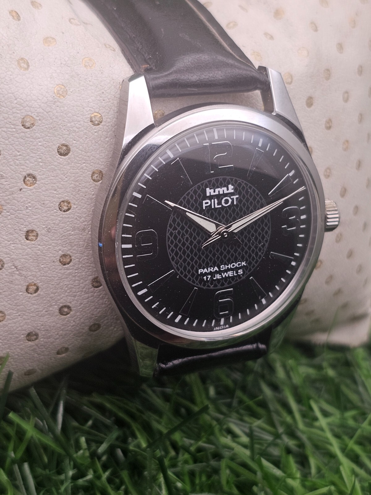 Beautiful Mens HMT Pilot Parashock Mechanical Wind 17J Watch Black Dial