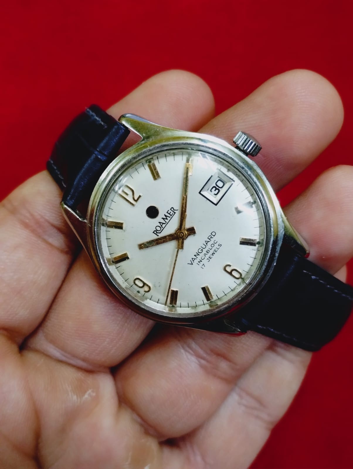 Vintage Roamer Vanguard winding original dial men swiss working wrist watch.054