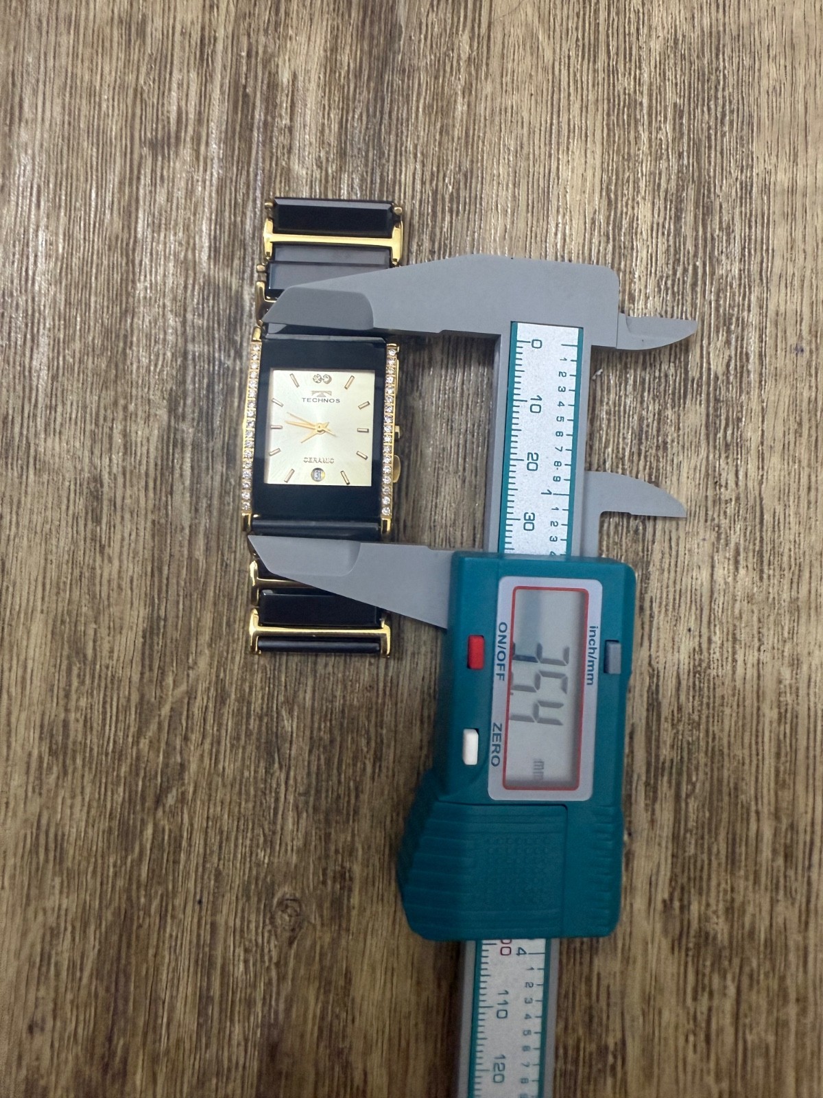 Vintage TECHNOS Ceramic Gold Tone Black Ceramic Diamond Accent Rectangular Quart