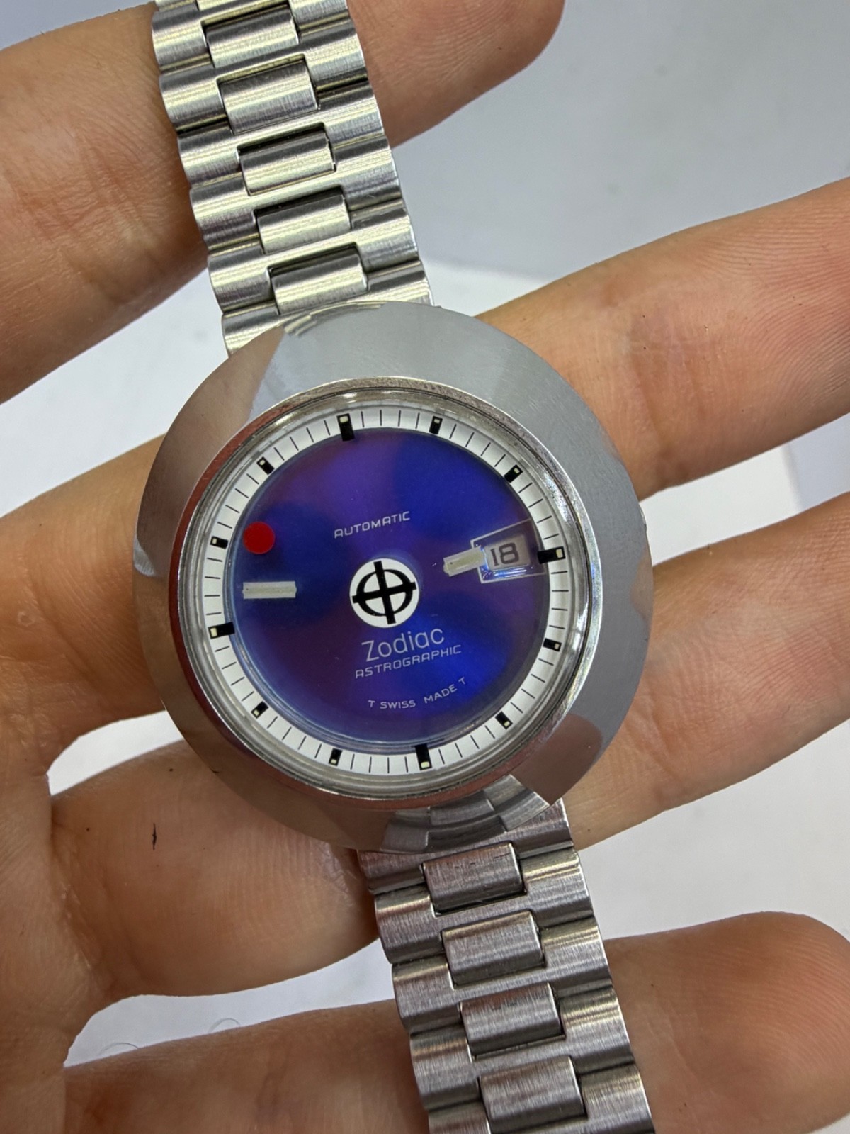 Incredible ladies mint condition Zodiac astrographic mystery dial