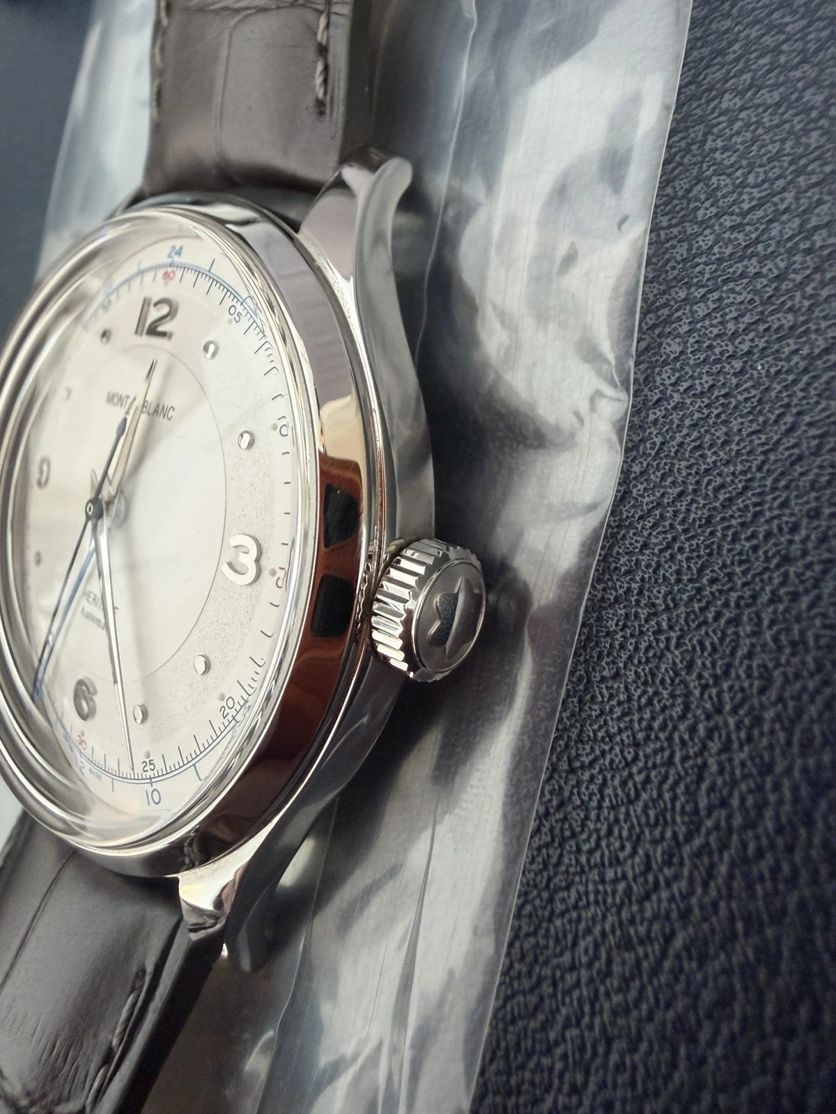 MontBlanc Heritage GMT 40mm Automatic Swiss Watch with Original Box and Papers