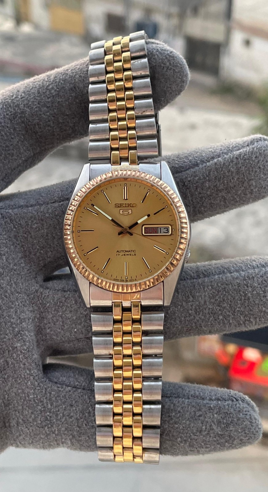 Fluted Bezel Seiko 5 Tow Tone 7009-3110 17 Jewels Wrist Watch Mens Japan