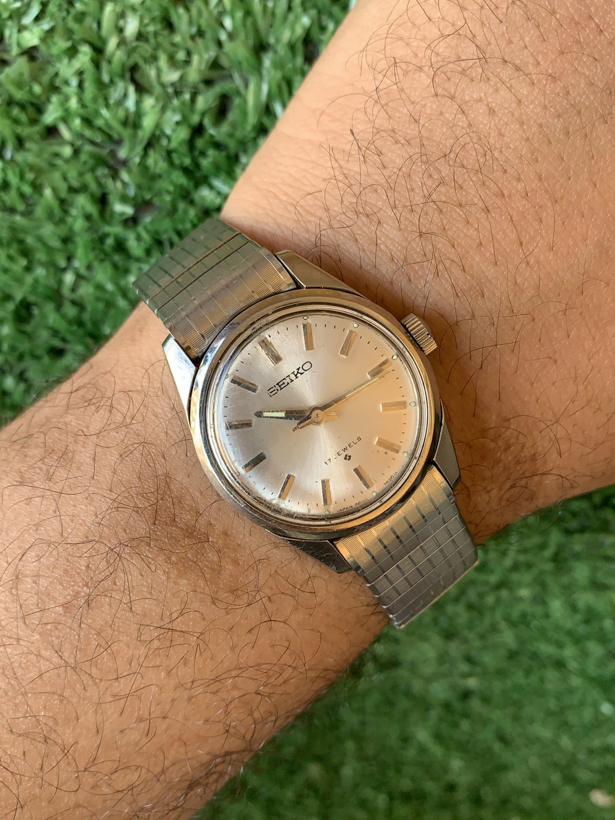 Vintage Seiko 66-7970 Hand wind Watch 30mm Boy Size 1970s Japanese Timepiece 17J