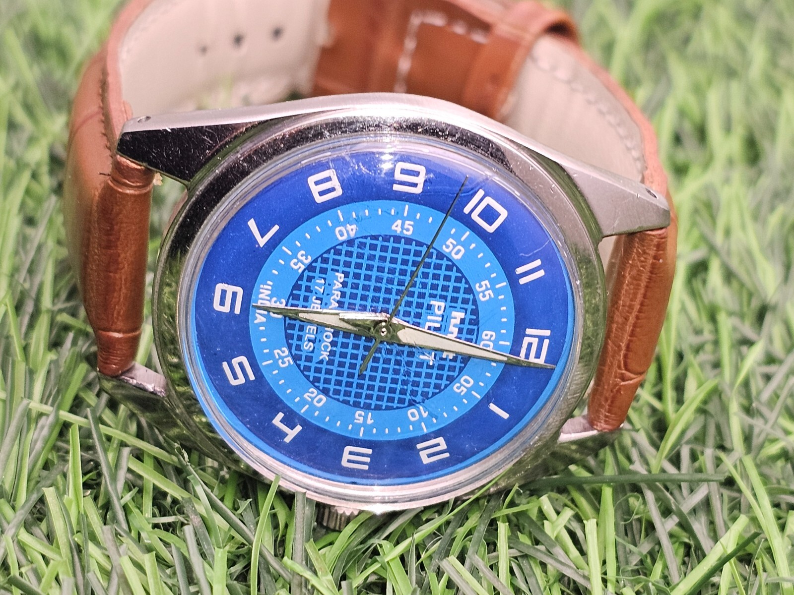 Beautiful Mens HMT Pilot Parashock Mechanical Wind 17J Watch Blue Dial