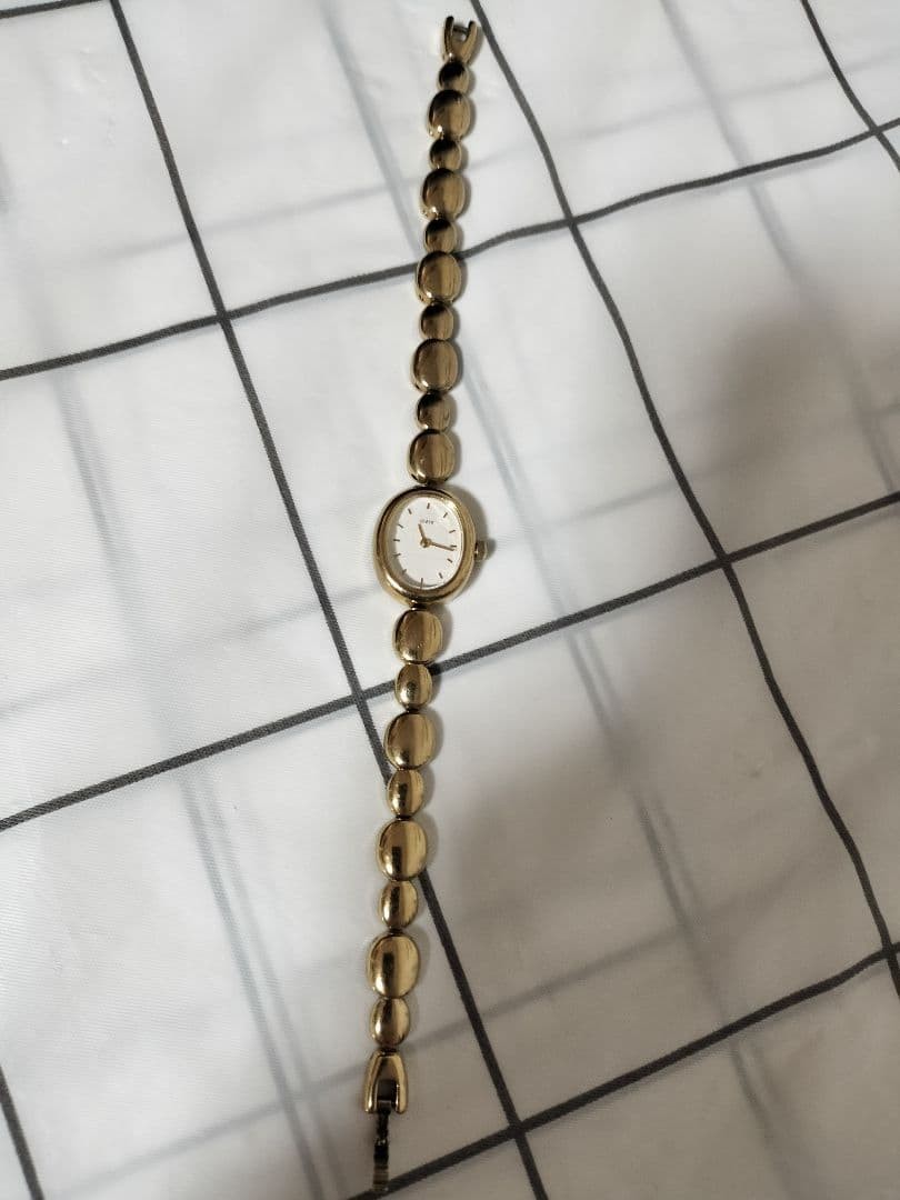 SEIKO Chère Oval-shaped Watch 3220-3231 Gold