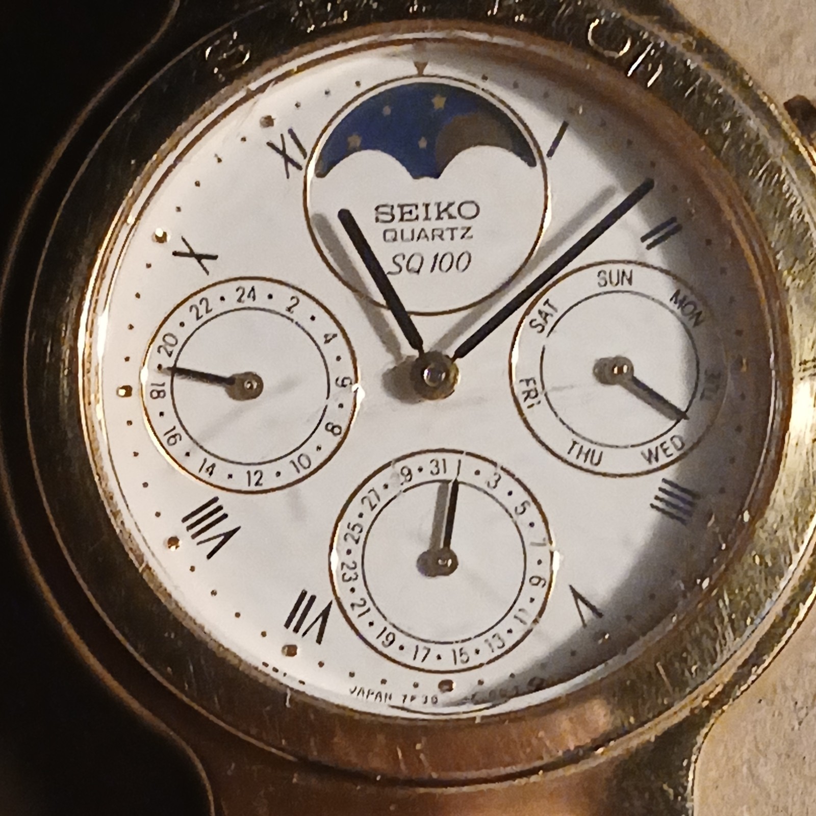 Seiko 7F38 6110 moonphase quartz watch working spares please see description