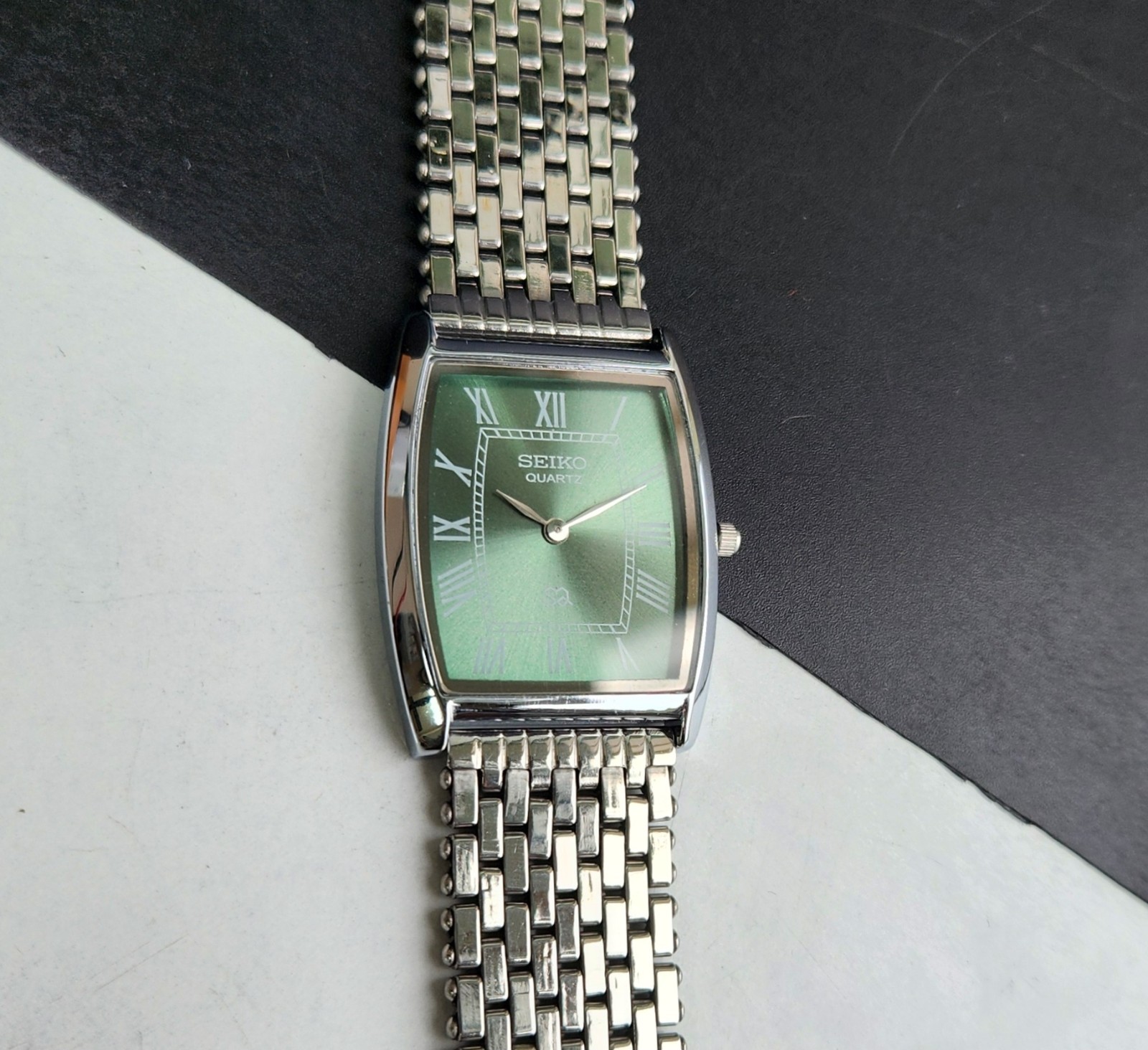 Vintage Seiko Slim Tank Quartz Men Green Dial Dress Watch-Free Shipping