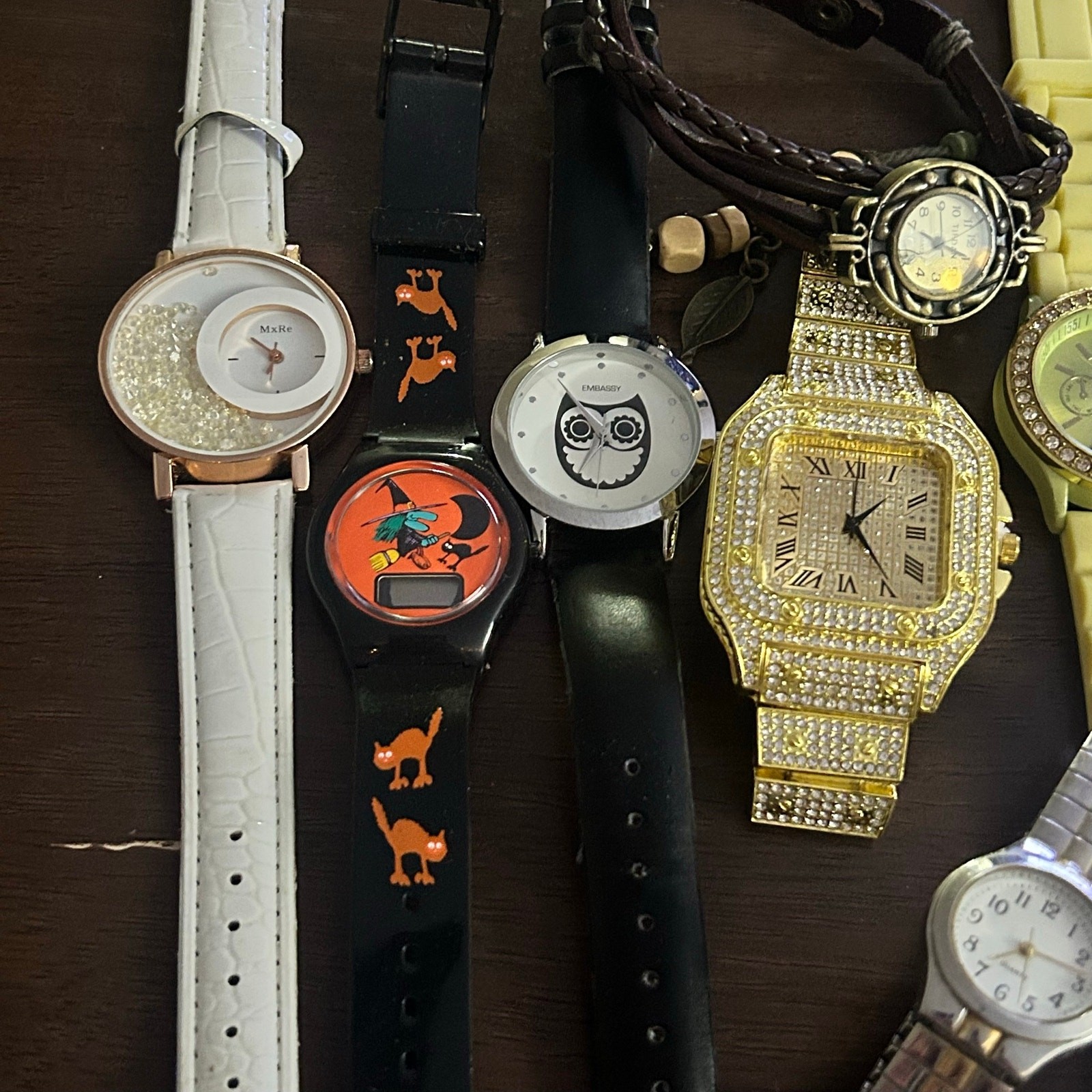 Assorted Watches Used Not Working For Parts Or Pieces lot 1