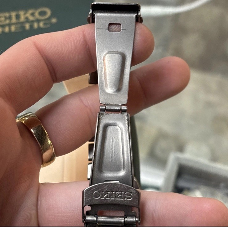Seiko Kinetic Titanium Sports 100 Men’s Watch, Previously Owned