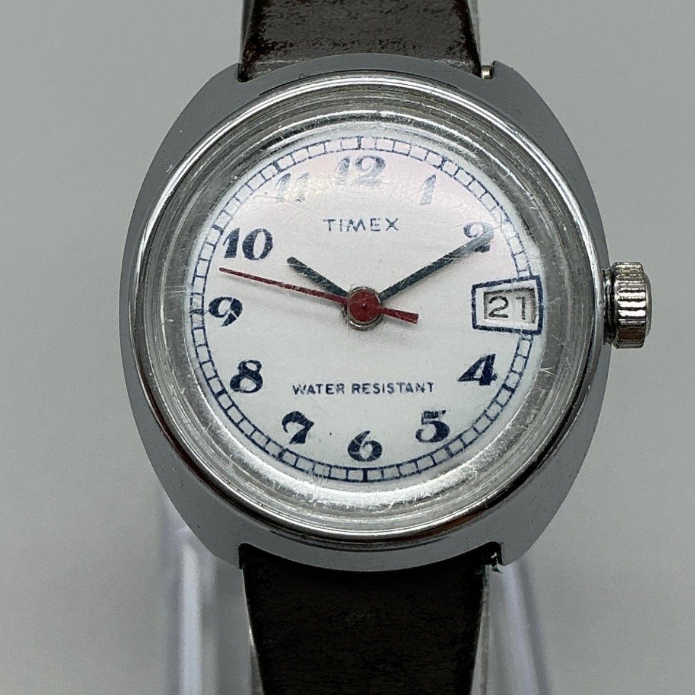 Vintage Timex Womens Watch 26mm White Dial Date Brown Leather Band Manual