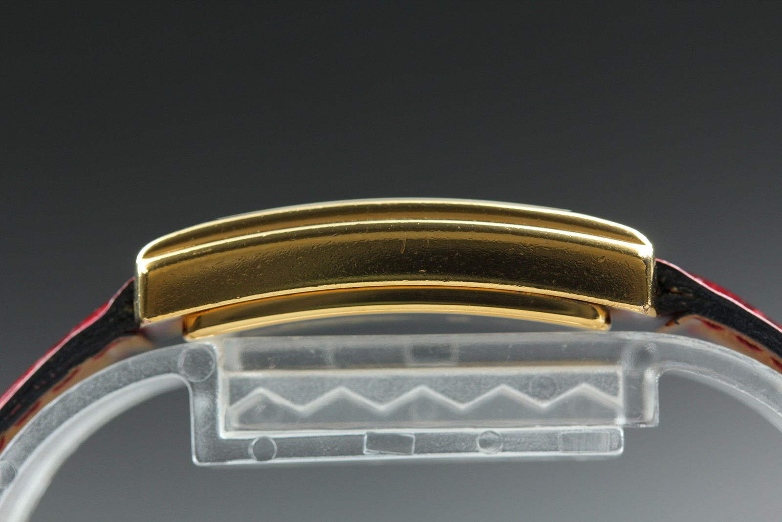 [Near MINT] Vintage Gucci 2600L 19mm Tank Red Gold Roman Quartz Women’s Watch