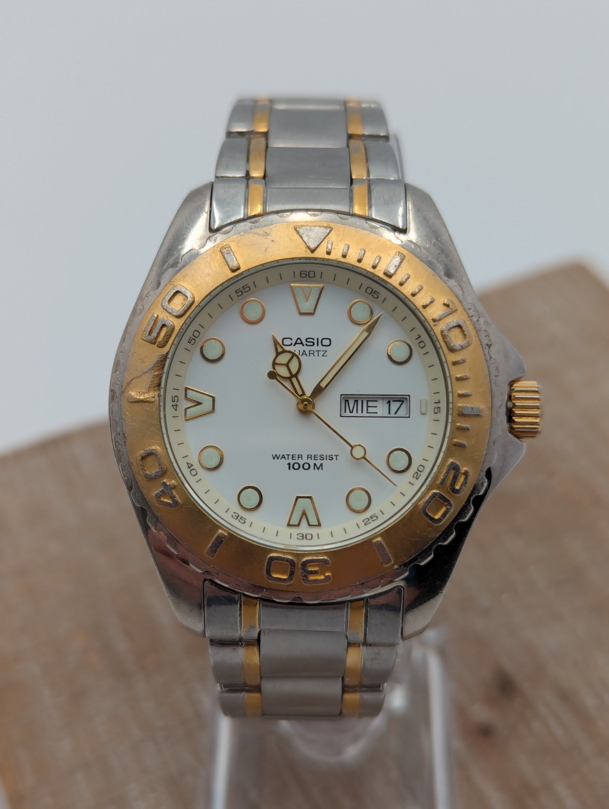 Men’s Vintage 90’s Watch CASIO MTD-1017 709m English/Spanish Days Of Week Func.