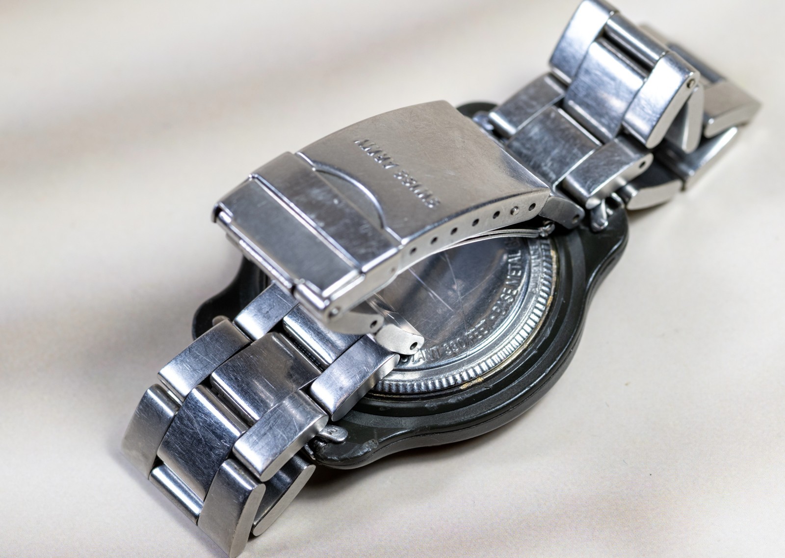 Vintage Victorinox Swiss Army Watch Men 40mm Date New Battery !!! Swiss Bracelet