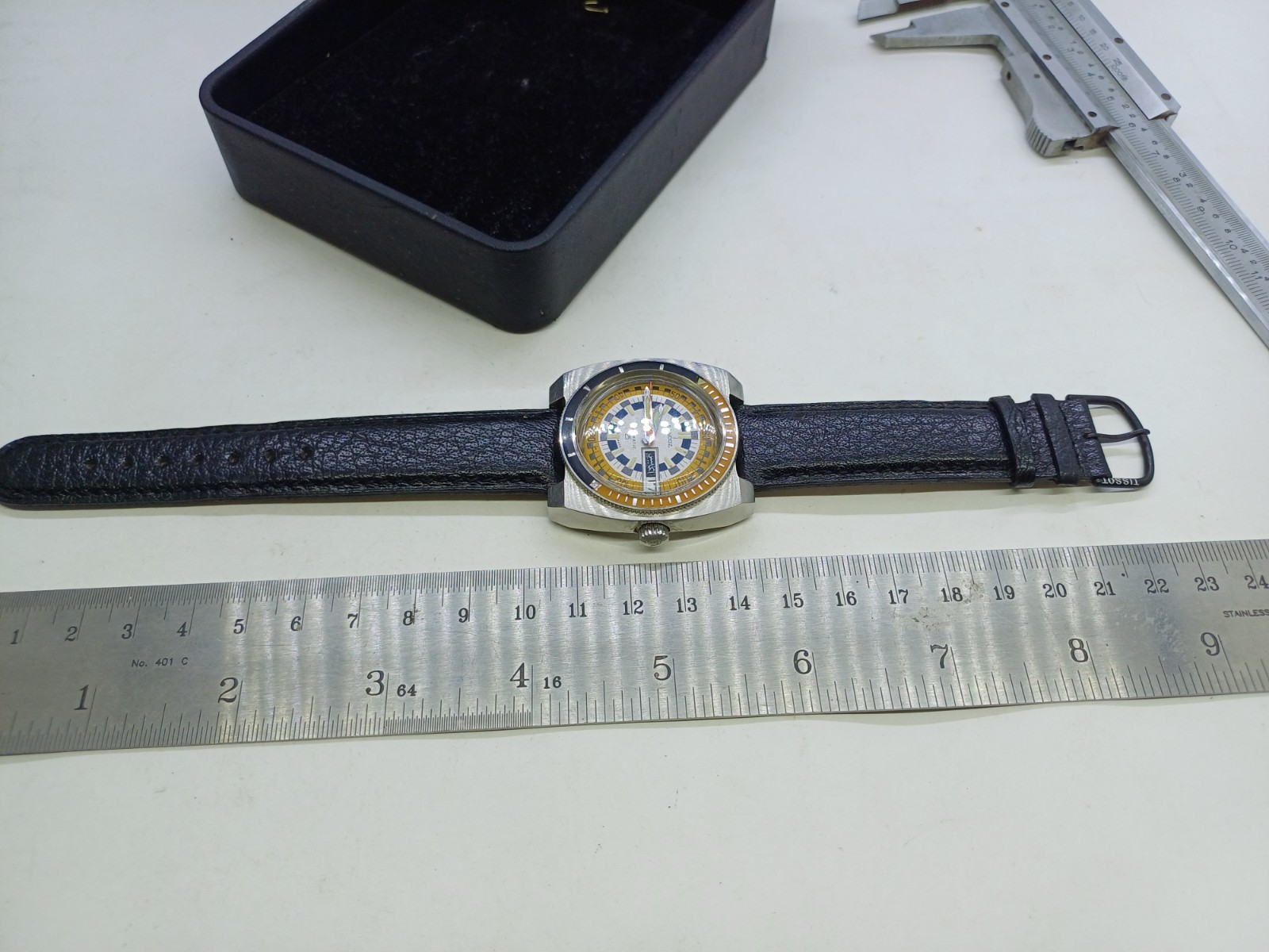 VINTAGE SANDOZ 1748Z-84-8 RALLY OVERSIZE DIVER AUTOMATIC WATCH MENS DAY DATE