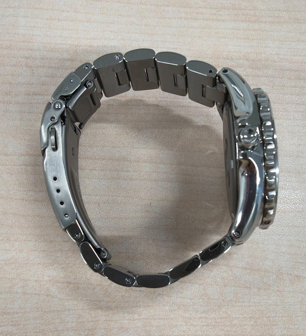 Seiko Prospex V145-0AH0 18cm Titanium Extra Links Included Solar Diver Mens