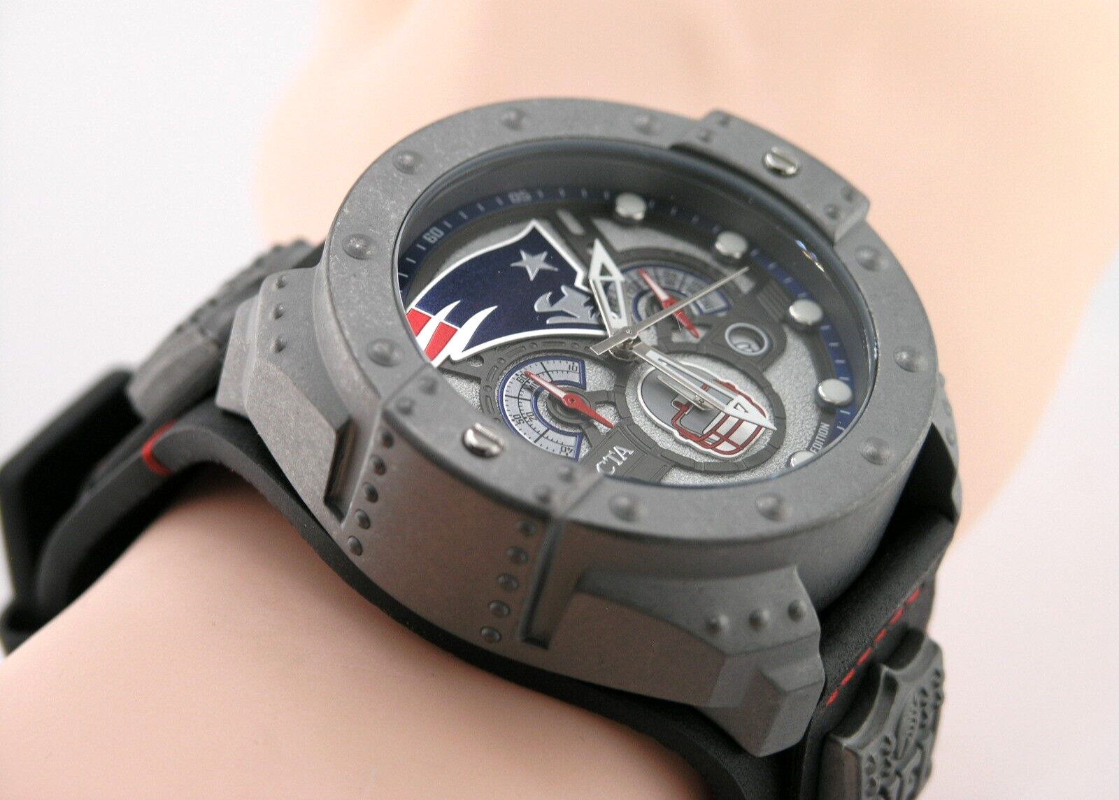 NEW INVICTA 45122 ARMOUR NFL NEW ENGLAND PATRIOTS CHRONOGRAPH STEEL LIMITED 52MM