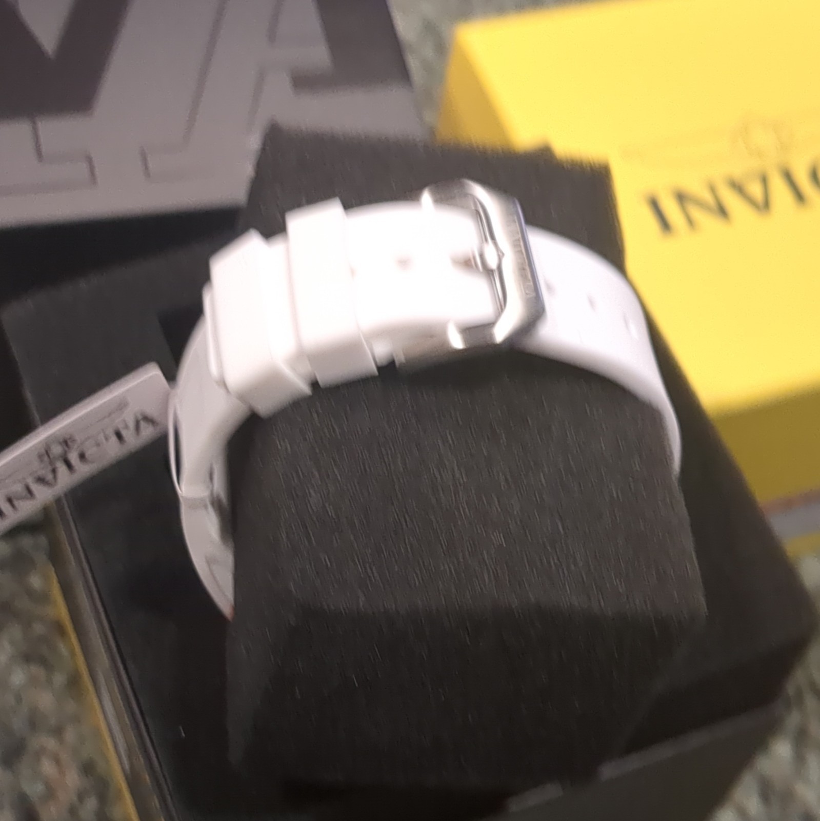Invicta Racing Vaulthan 44mm Qrtz Chrono Tachy Red Case White Strap wBox 69647