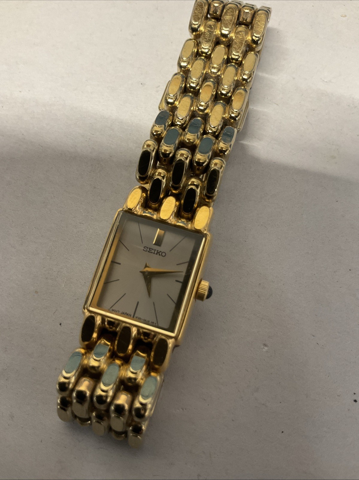Vintage Seiko 244096 Petite Yellow Gold Tone Classic 13mm Small Tank watch