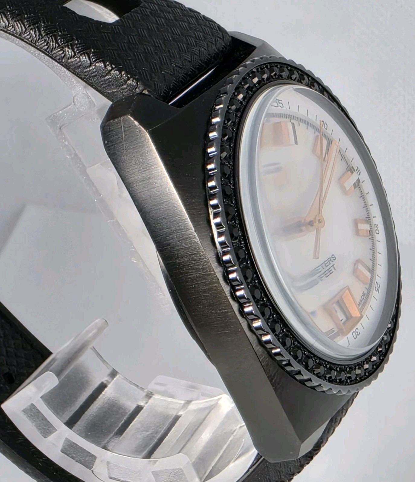 ZODIAC SEADRAGON UNISEX STAINLESS ST WATER RESISTAN 100M MOTHER PEARL DIAL 38mm