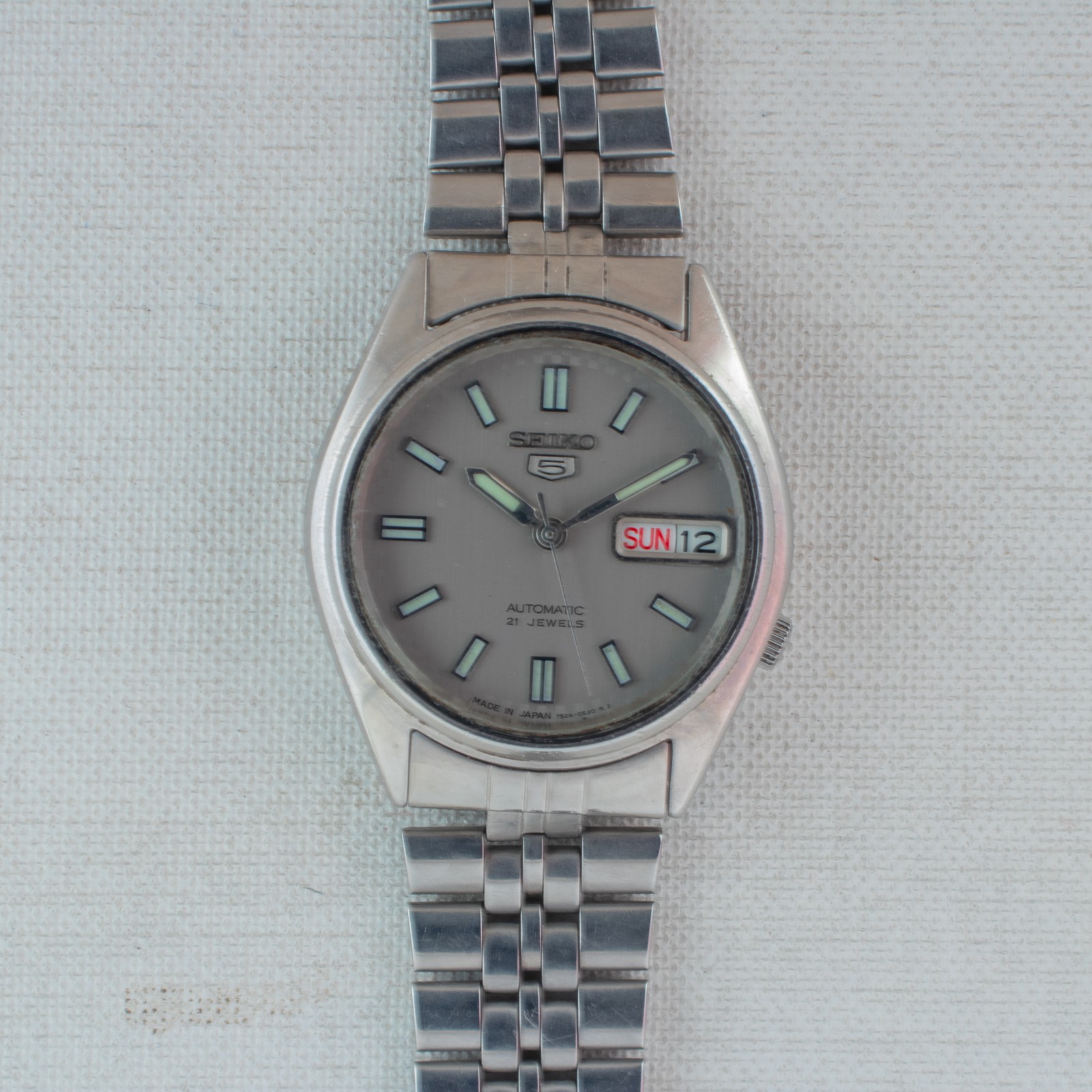 Vintage Seiko 5 Automatic Watch 7S26-0530, Texture Silver Dial Lum Hands & Marks