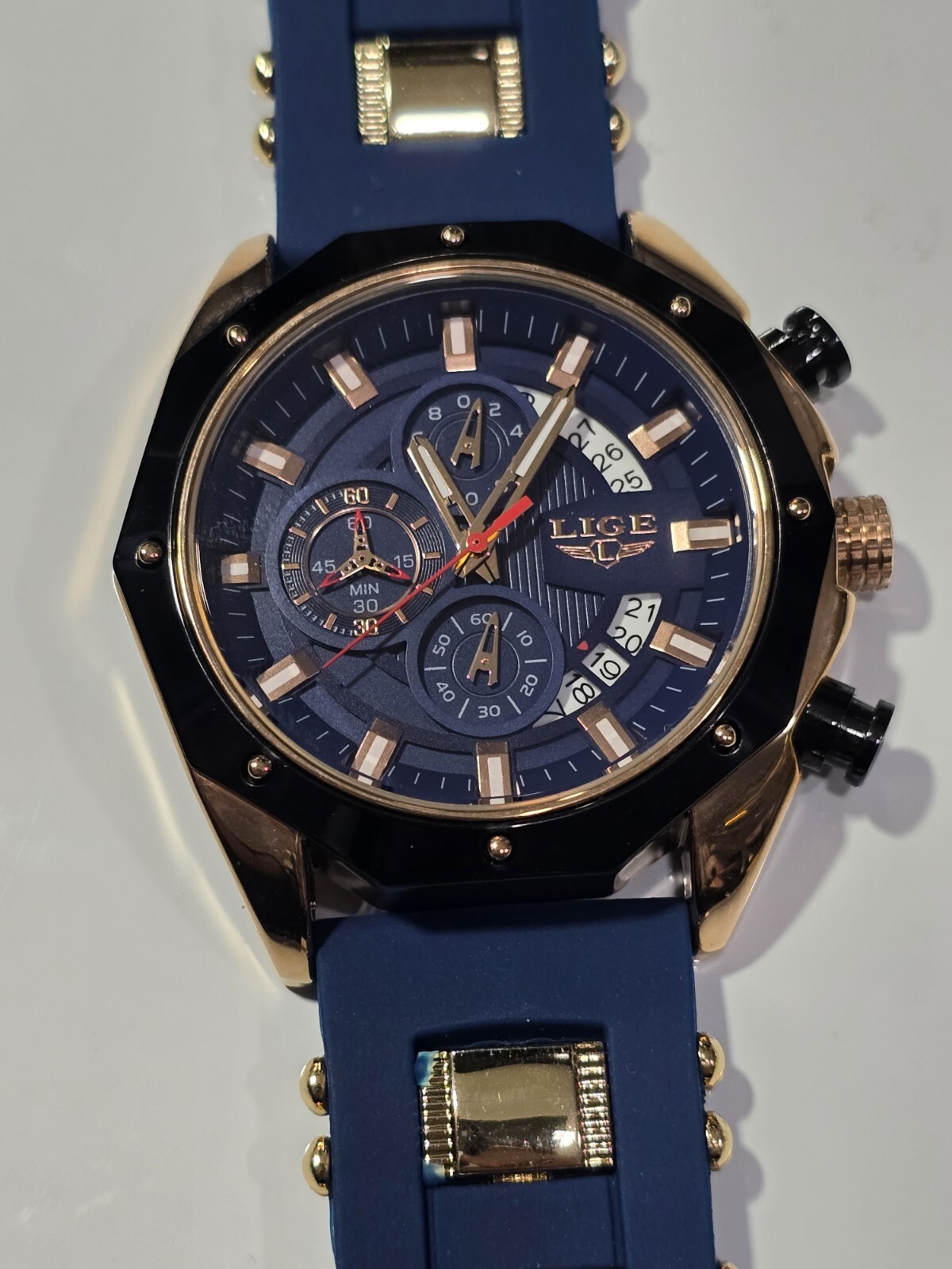 LIGE 1853 DREAM QUARTZ MEN’S WATCH, RUBBER BLUE BAND WITH STAINLESS ACCENT, NWT