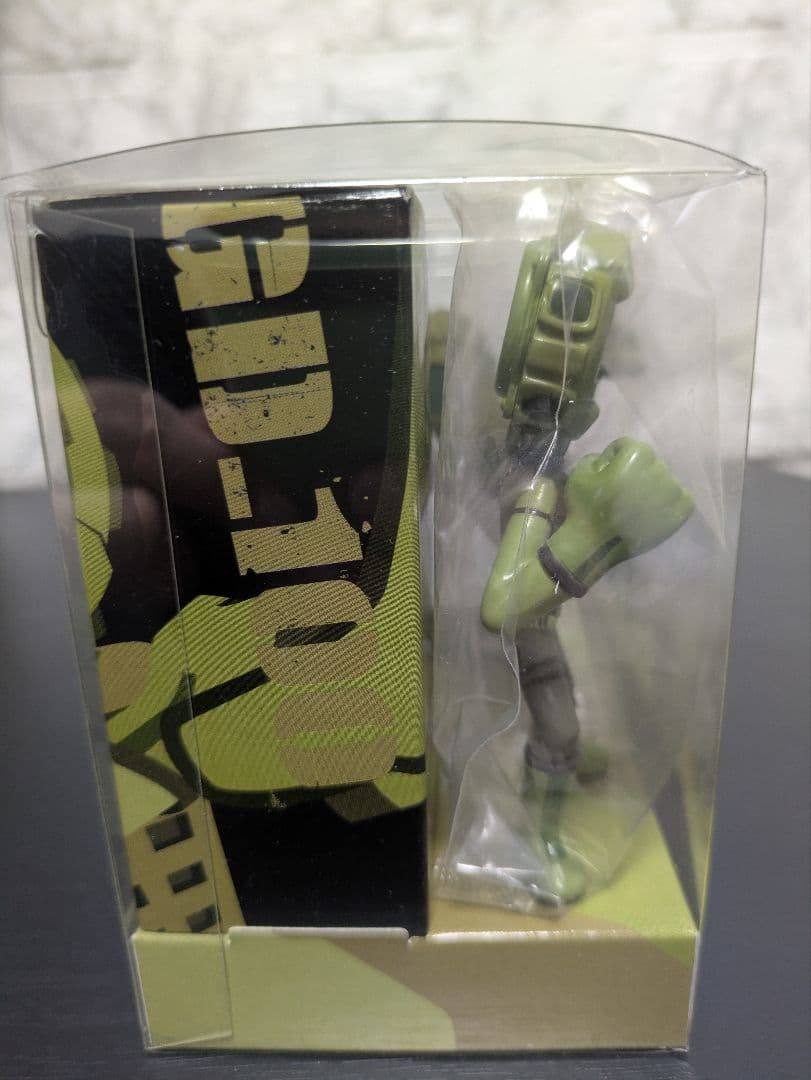 CASIO GD-100PS-3JR G-SHOCK MAN Includes a figurine