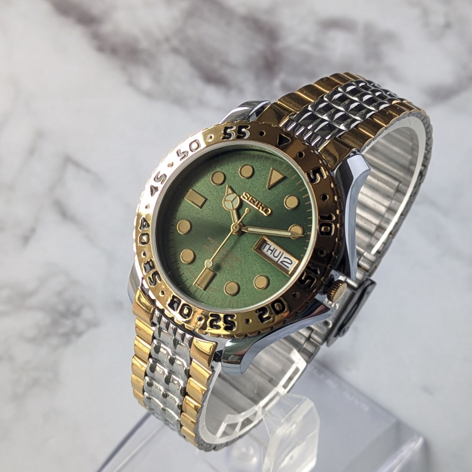 SEIKO 1980-1989 80s Green Watch From Japan