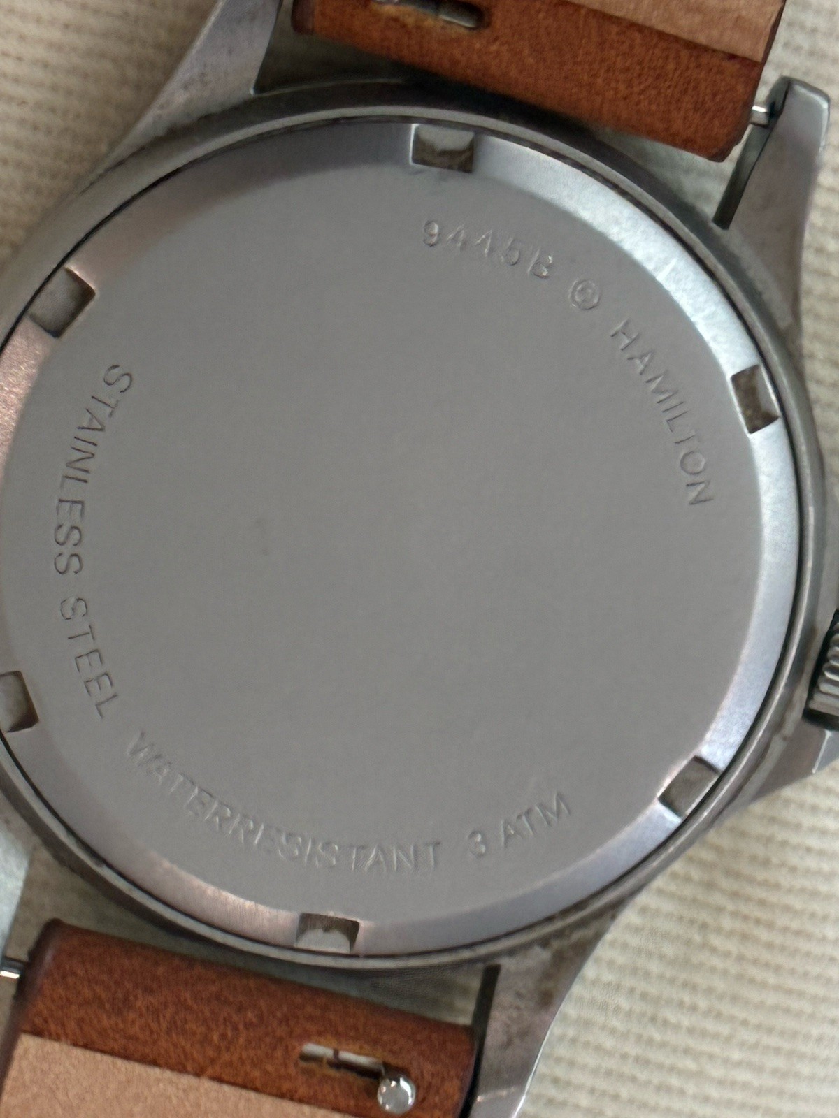 HAMILTON Khaki 9445B Cream Dial Date 33mm Quartz Watch Swiss