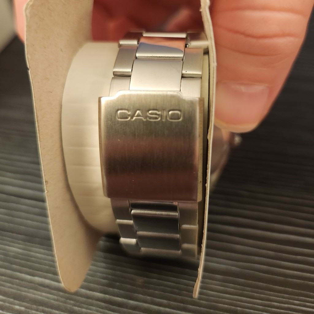 Casio mens Silver Tone Stainless Steel Watch, 38.5mm