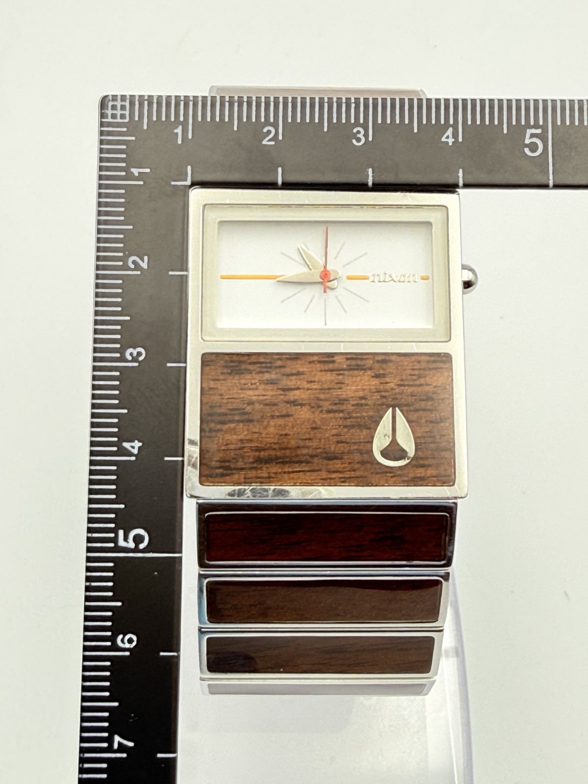 Nixon The Chalet Wood Panel Quartz Watch Wrist 18cm (7.1in) – Rank B