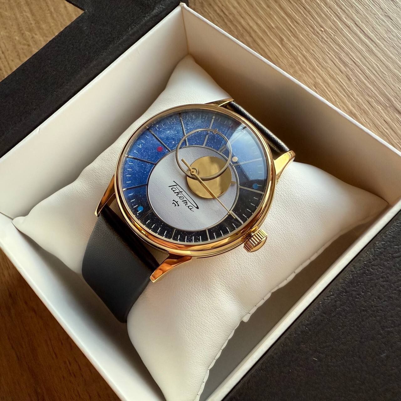 Vintage RAKETA COPERNIC watch KOPERNIK COPERNICUS Rare Red watch with box