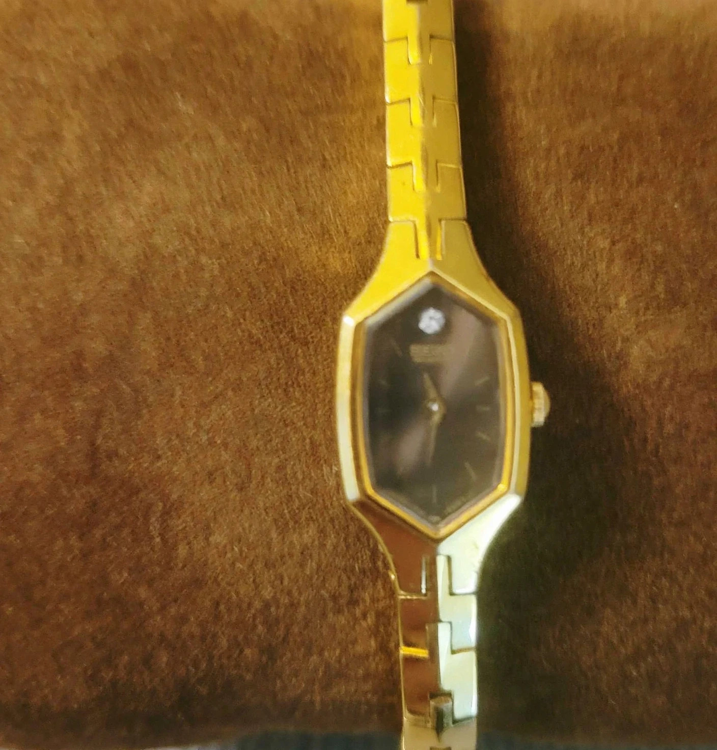 Vintage Seiko Ladies Gold Tone watch. 1987. As Is. May just need battery.