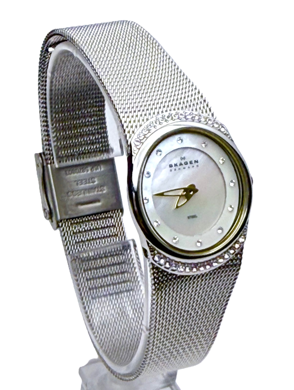 SKAGEN STEEL 686XSGSC MOP DIAL SILVER & GOLDTONE ACCENTS MESH BAND LADIES WATCH