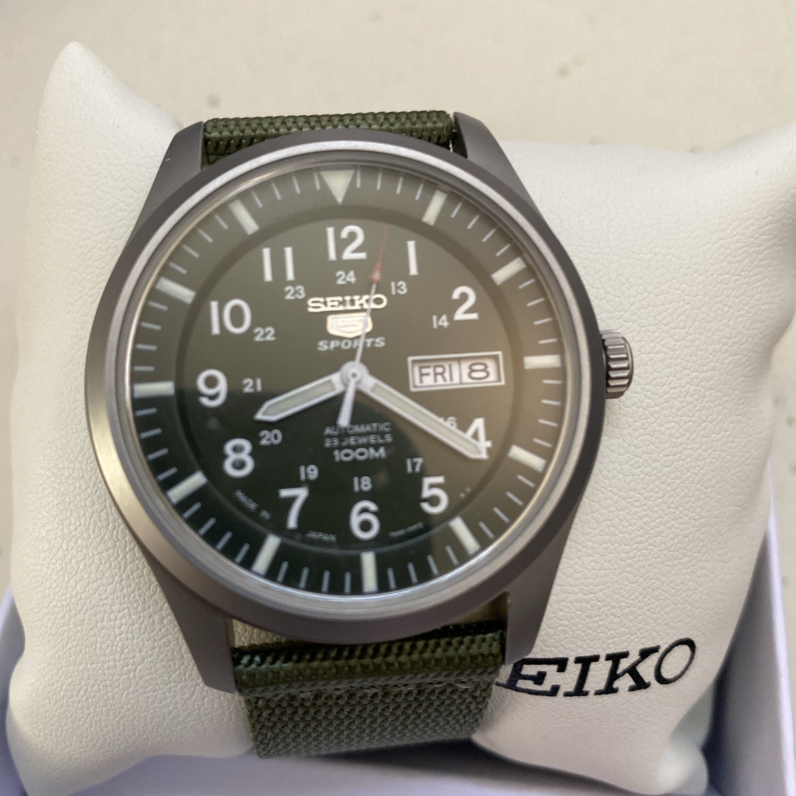 SEIKO Sports 5 SNZG09J1 – Caliber 7S36, Automatic – 23 jewels Water Resist 100M