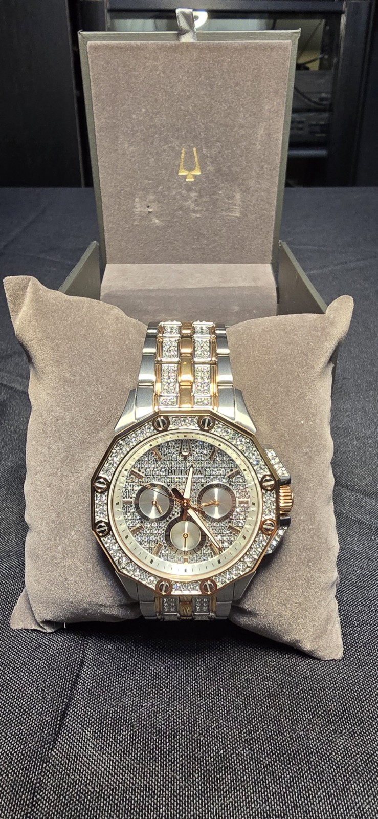 Bulova 98C133 Octava Men’s Quartz Watch 41.5mm Two-Tone Gold Silver Crystal