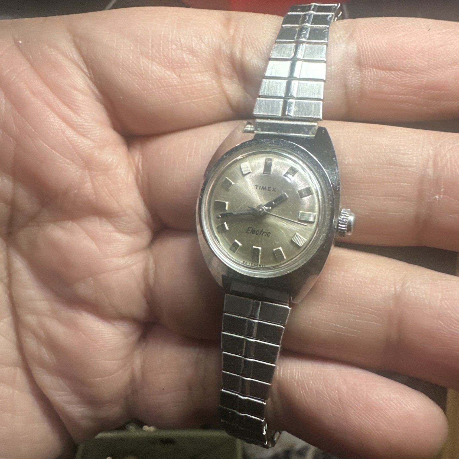 Working VTG Timex Electric Ladies Watch Silver Tone Quartz 22mm Fit 6.5in” Rare