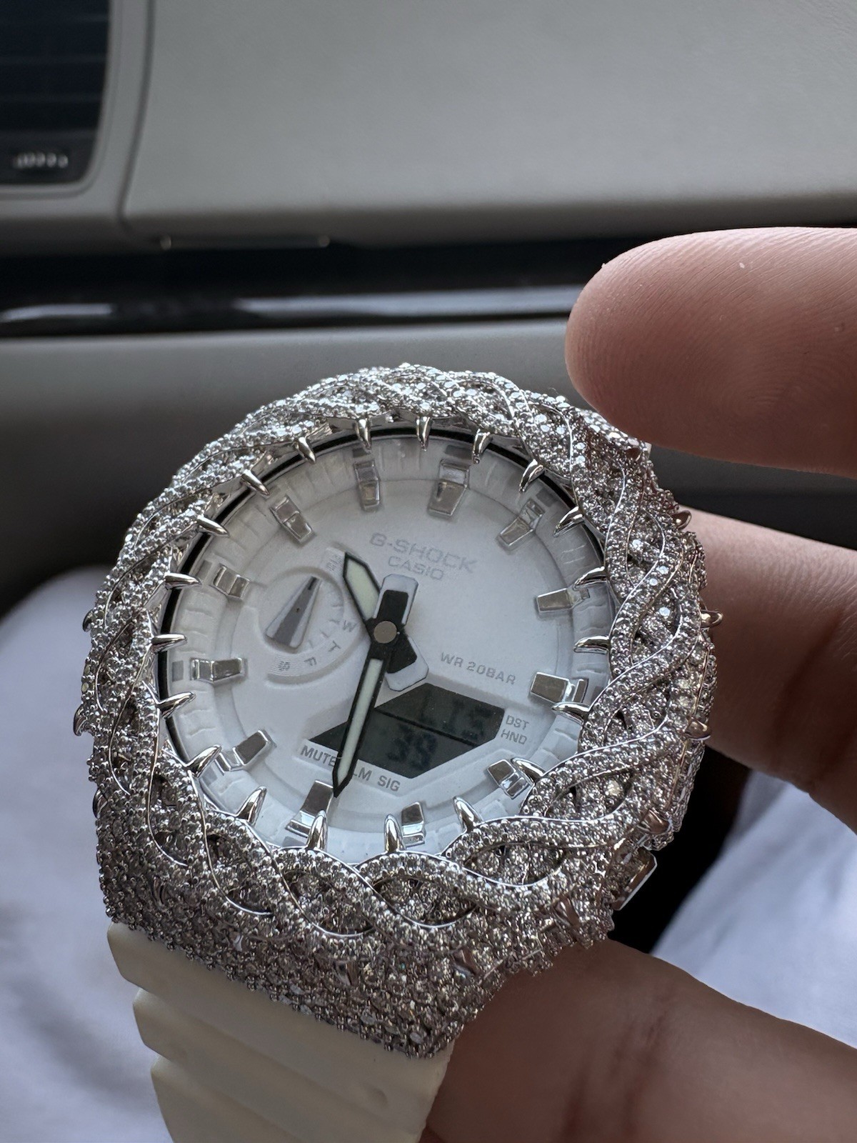 Casio G-SHOCK Analog-Digital Quartz WR200m 45mm White Resin GRA MOSSIANITE